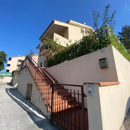 N296 - Numana, Trilocale Con Giardino E Posto Auto * Sirolo